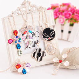 毛衣链 颈间微光，点亮秋冬时尚